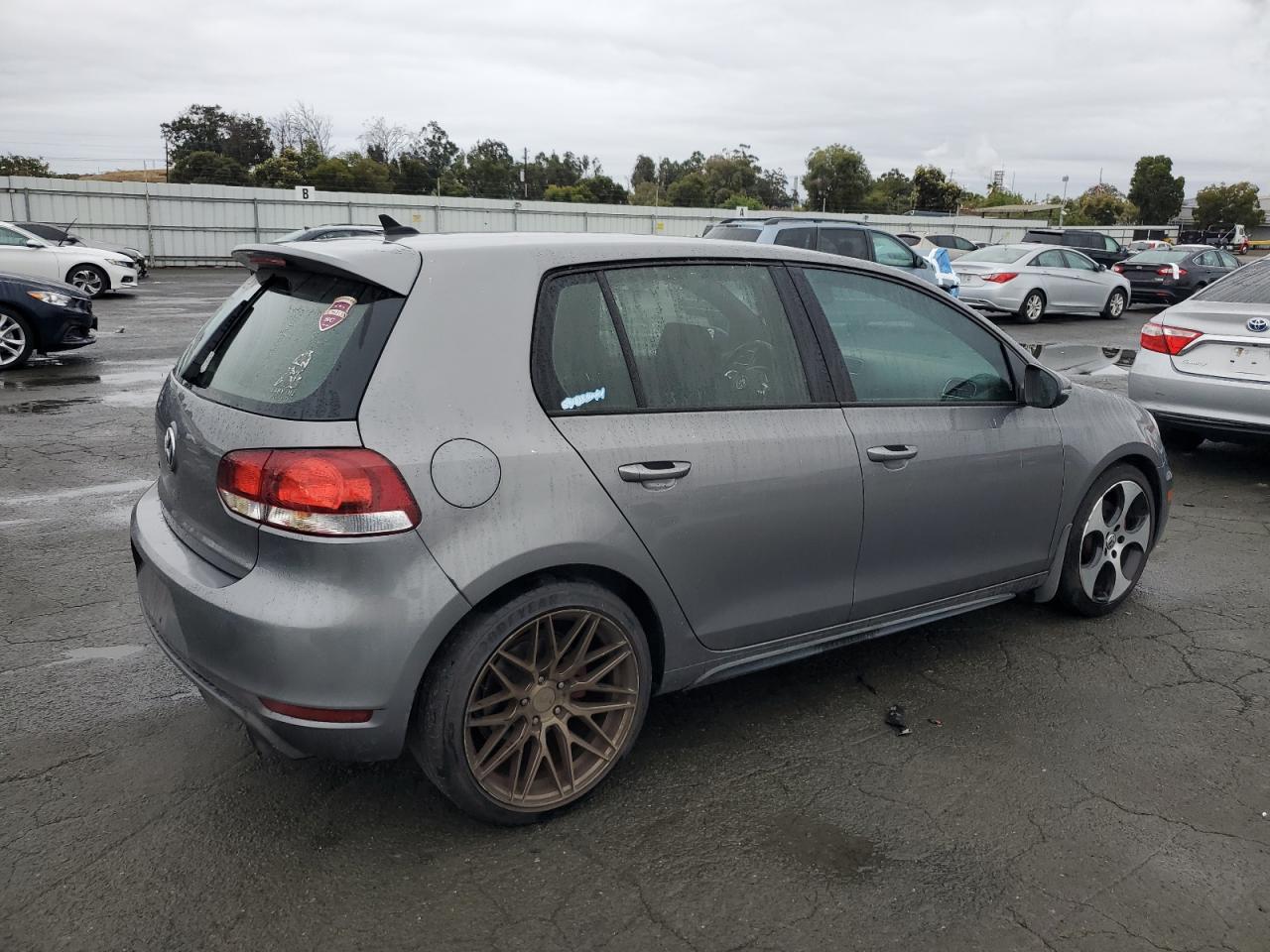 VOLKSWAGEN GOLF GTI