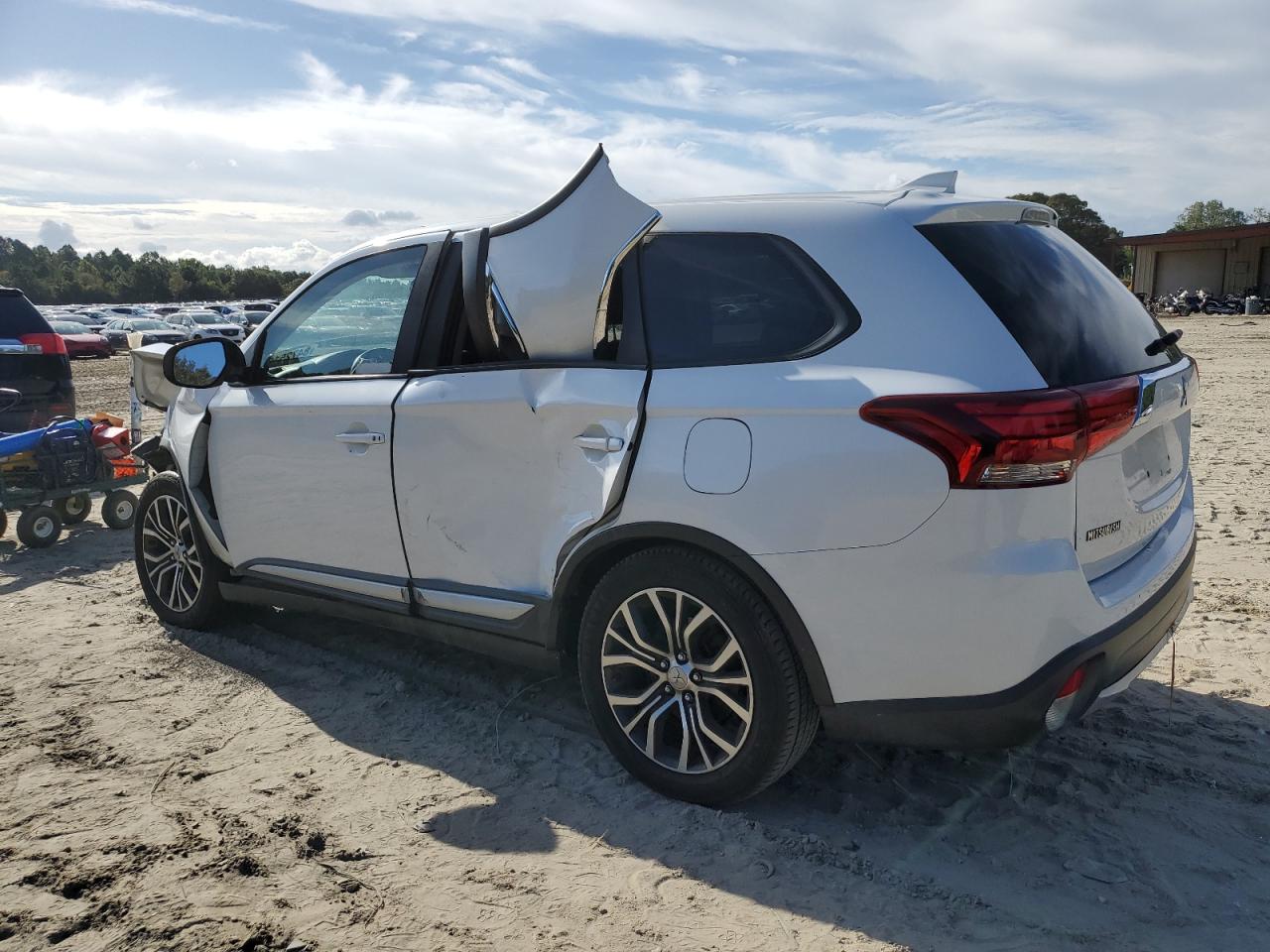 Lot #3302865894 2017 MITSUBISHI OUTLANDER SE