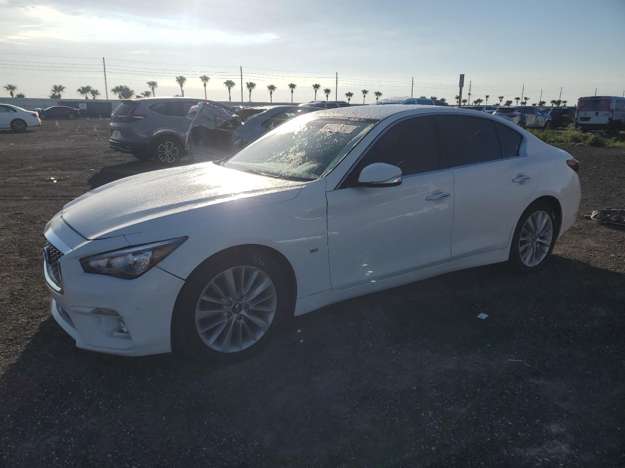 INFINITI Q50 LUXE