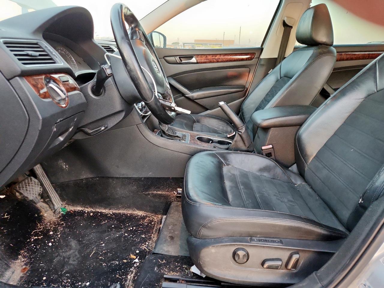 VOLKSWAGEN PASSAT SEL