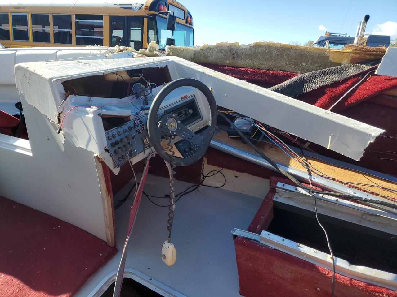 Lot #3302647112 1988 FOUR WINNS 210 HORIZON