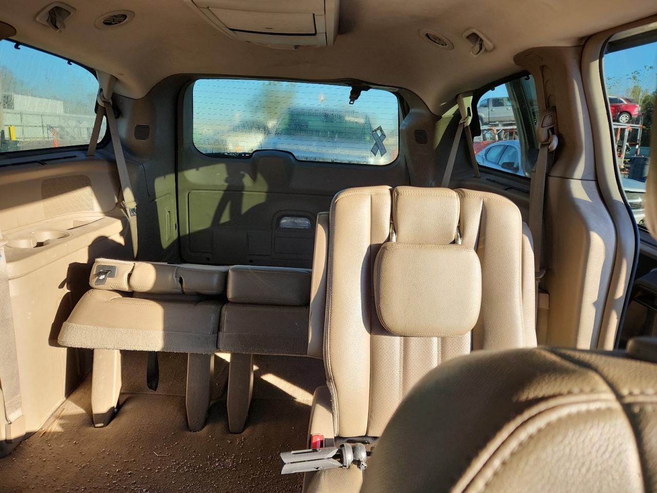 CHRYSLER TOWN & COUNTRY TOURING L