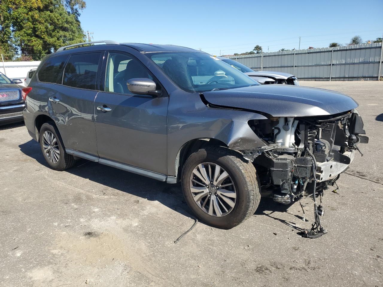 NISSAN PATHFINDER SV