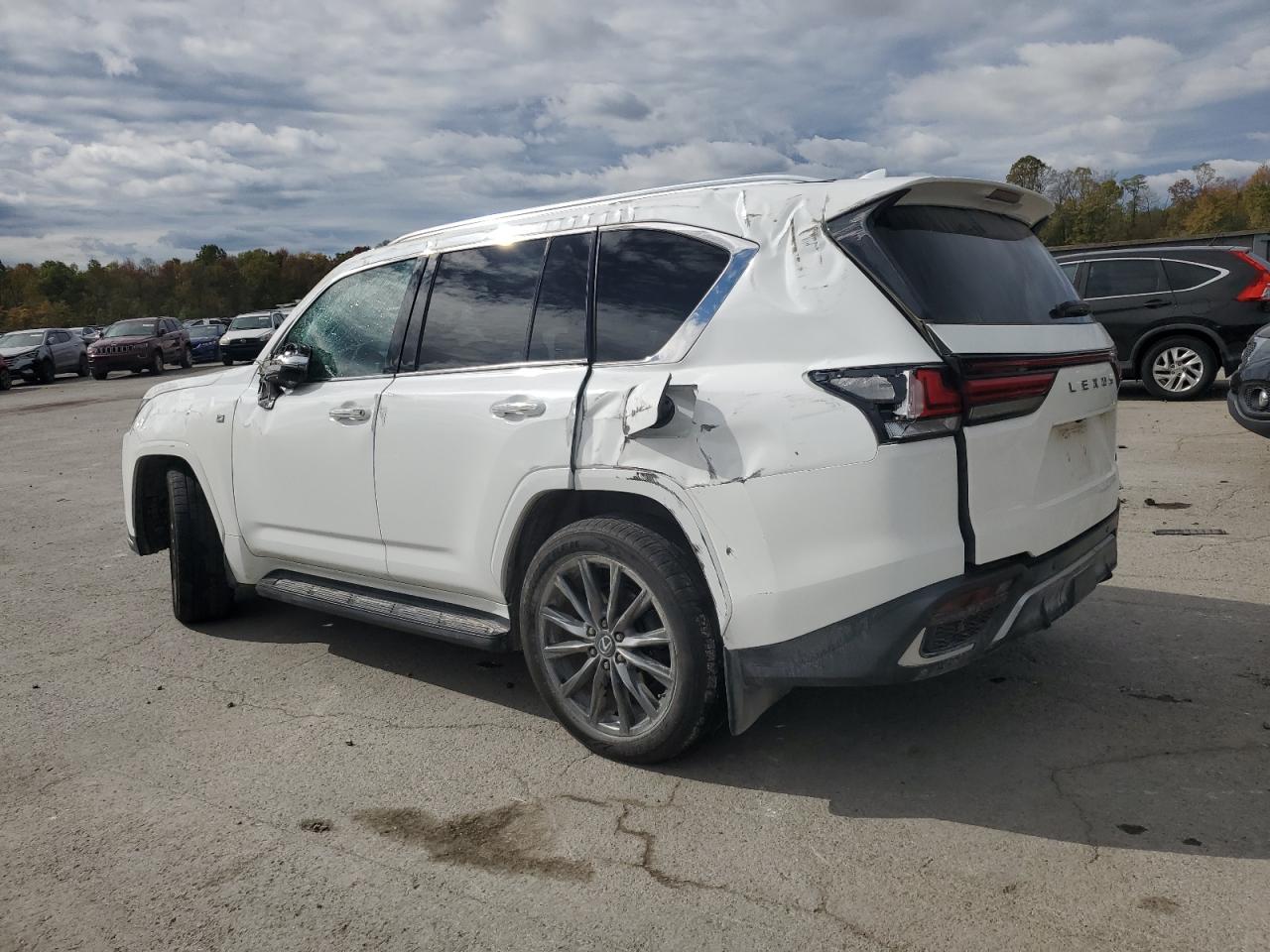LEXUS LX 600 BASE