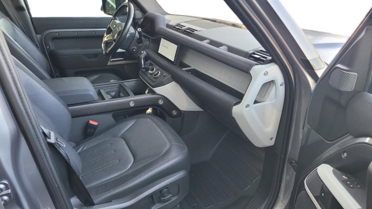 LAND ROVER DEFENDER 110 X-DYNAMIC SE