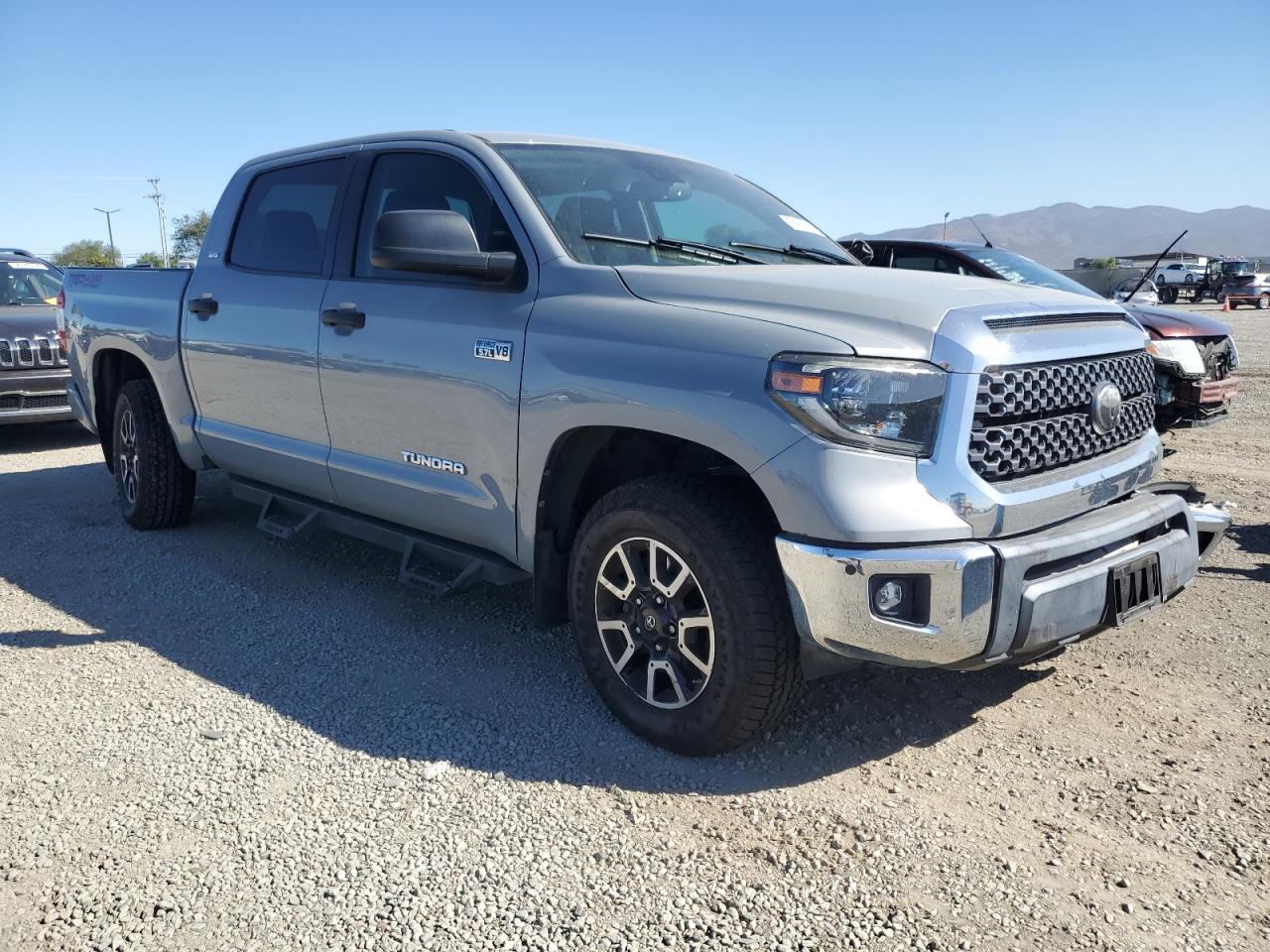 TOYOTA TUNDRA CREWMAX SR5