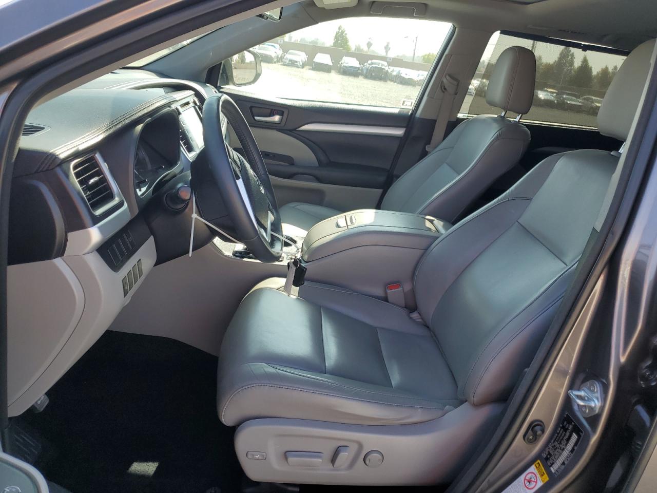 TOYOTA HIGHLANDER XLE