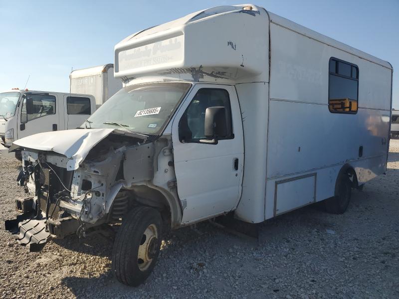 Global Auto Auctions: 2011 FORD ECONOLINE E450 SUPER DUTY CUTAWAY VAN