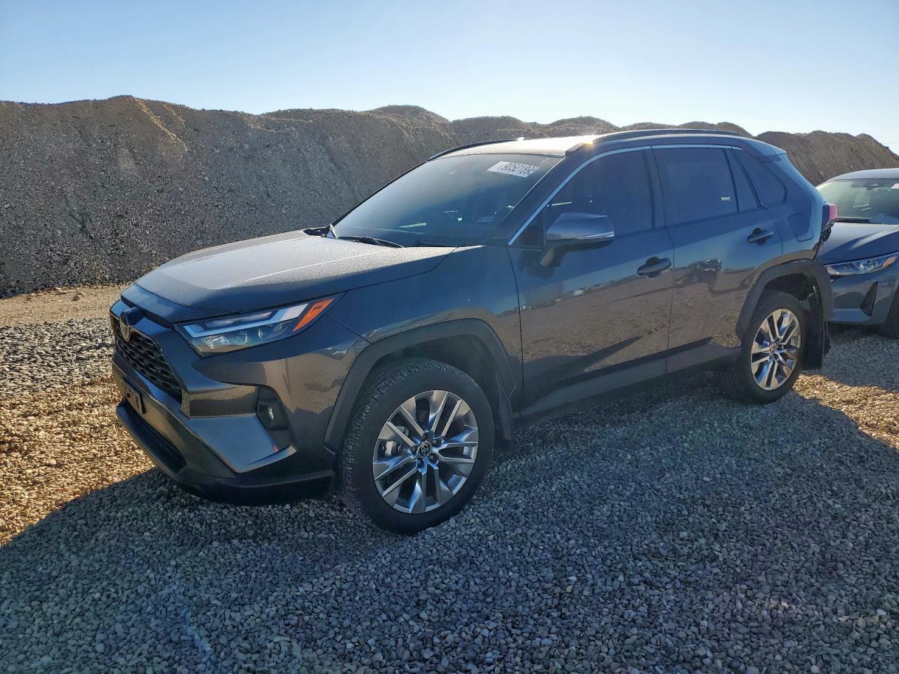 TOYOTA RAV4 XLE PREMIUM
