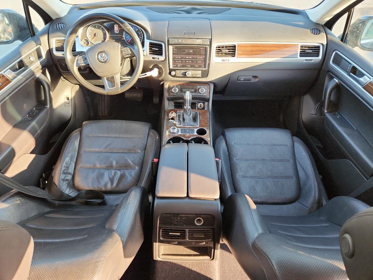 VOLKSWAGEN TOUAREG SPORT