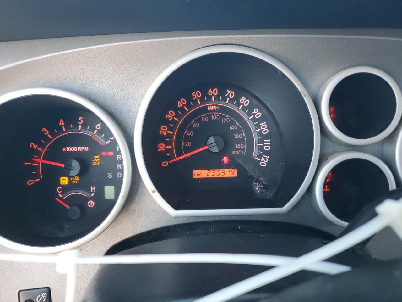 TOYOTA TUNDRA DOUBLE CAB SR5