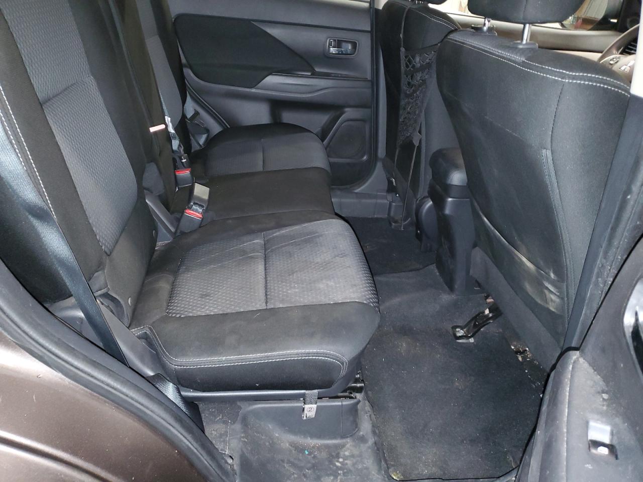 MITSUBISHI OUTLANDER ES