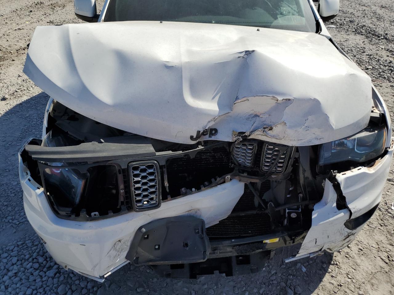 JEEP GRAND CHEROKEE LAREDO