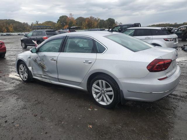 2017 VOLKSWAGEN PASSAT SE - 1VWGT7A36HC045636