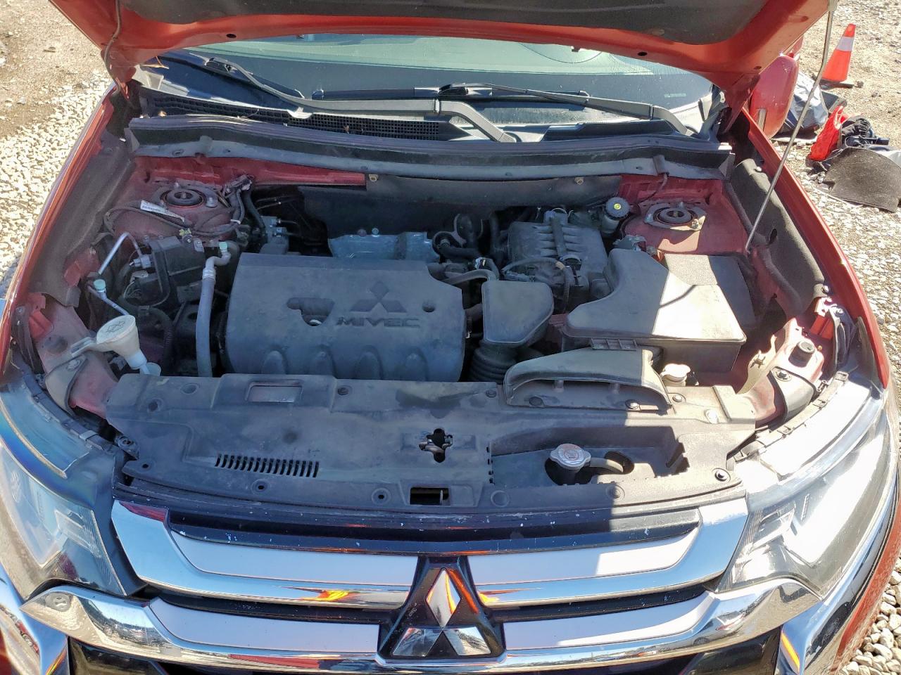 MITSUBISHI OUTLANDER SE