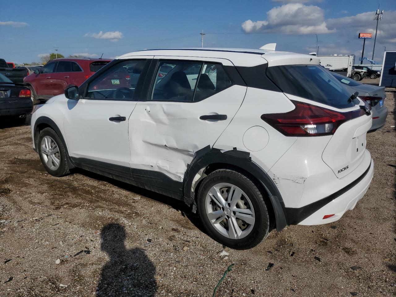 NISSAN KICKS S