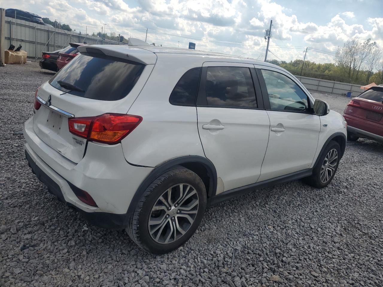MITSUBISHI OUTLANDER ES