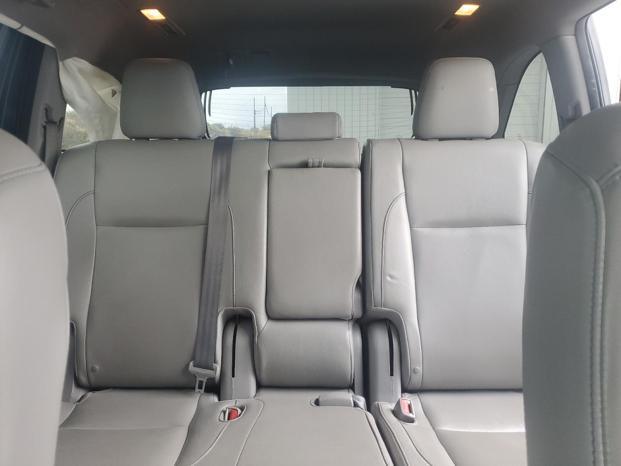 TOYOTA HIGHLANDER XLE