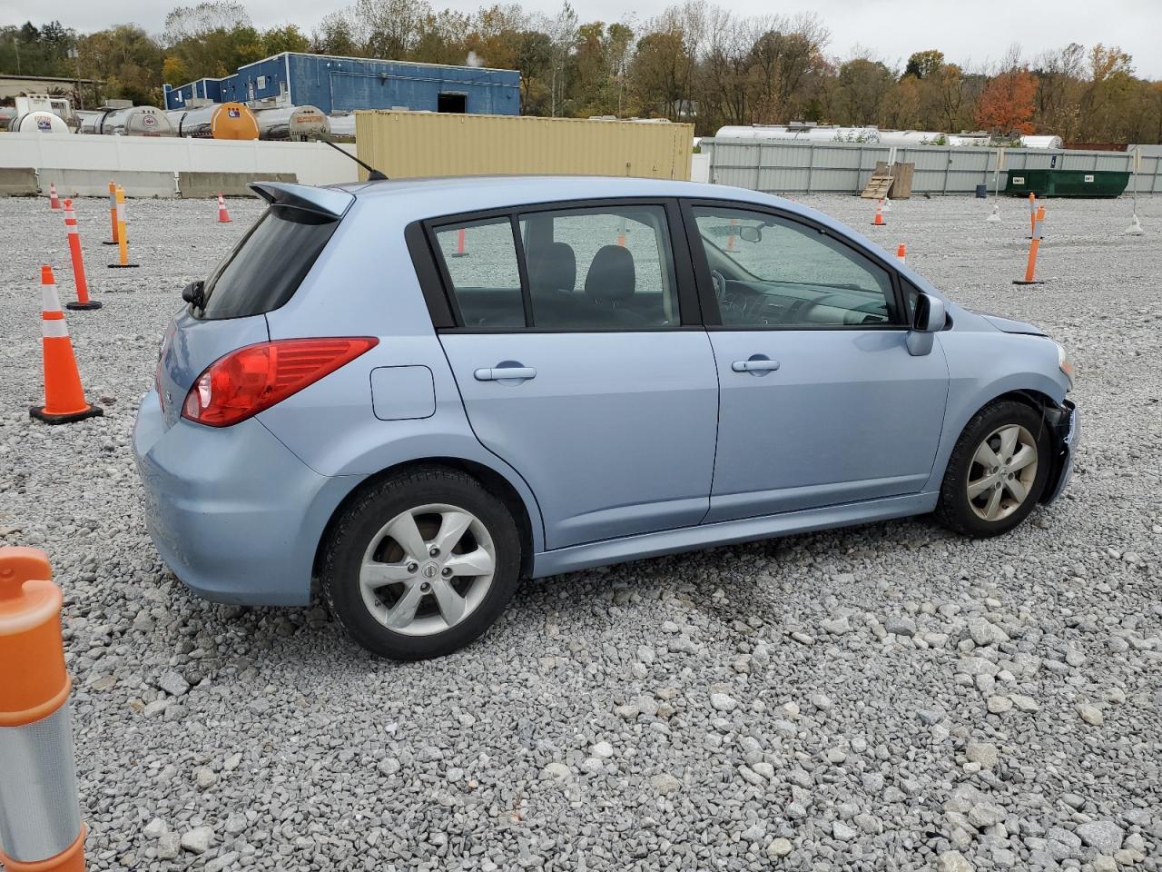 NISSAN VERSA S