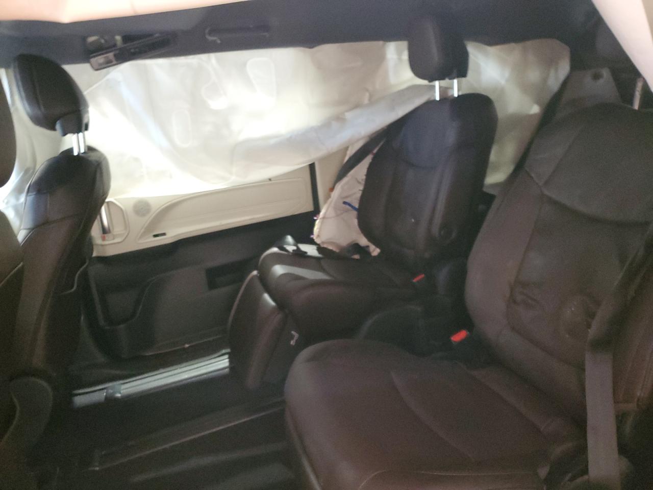 TOYOTA SIENNA LIMITED