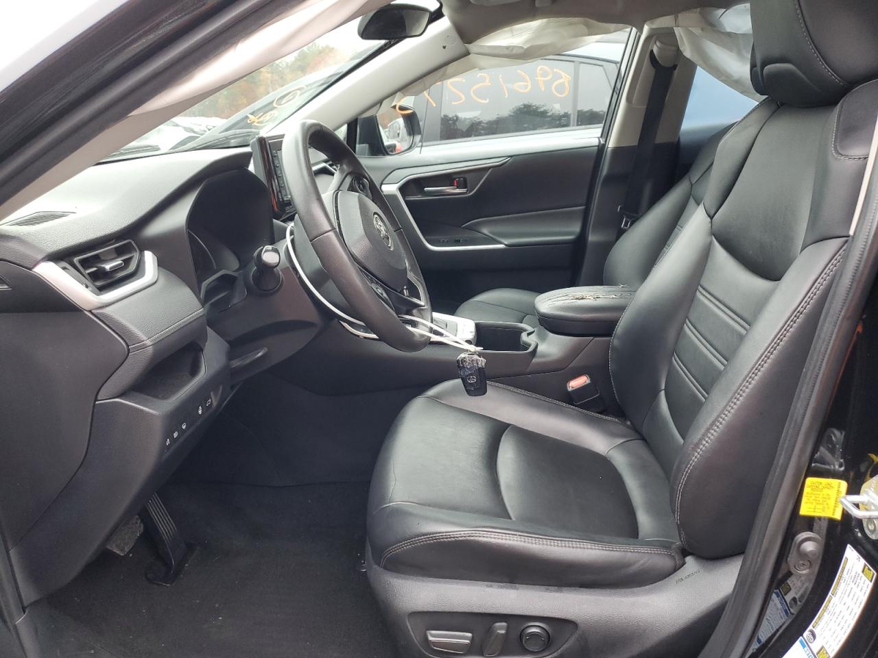 TOYOTA RAV4 XLE PREMIUM