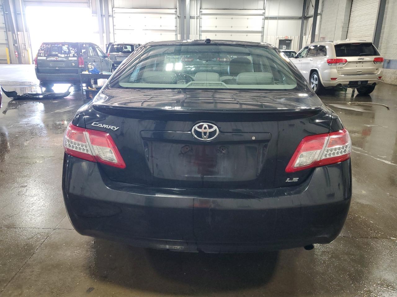 TOYOTA CAMRY BASE