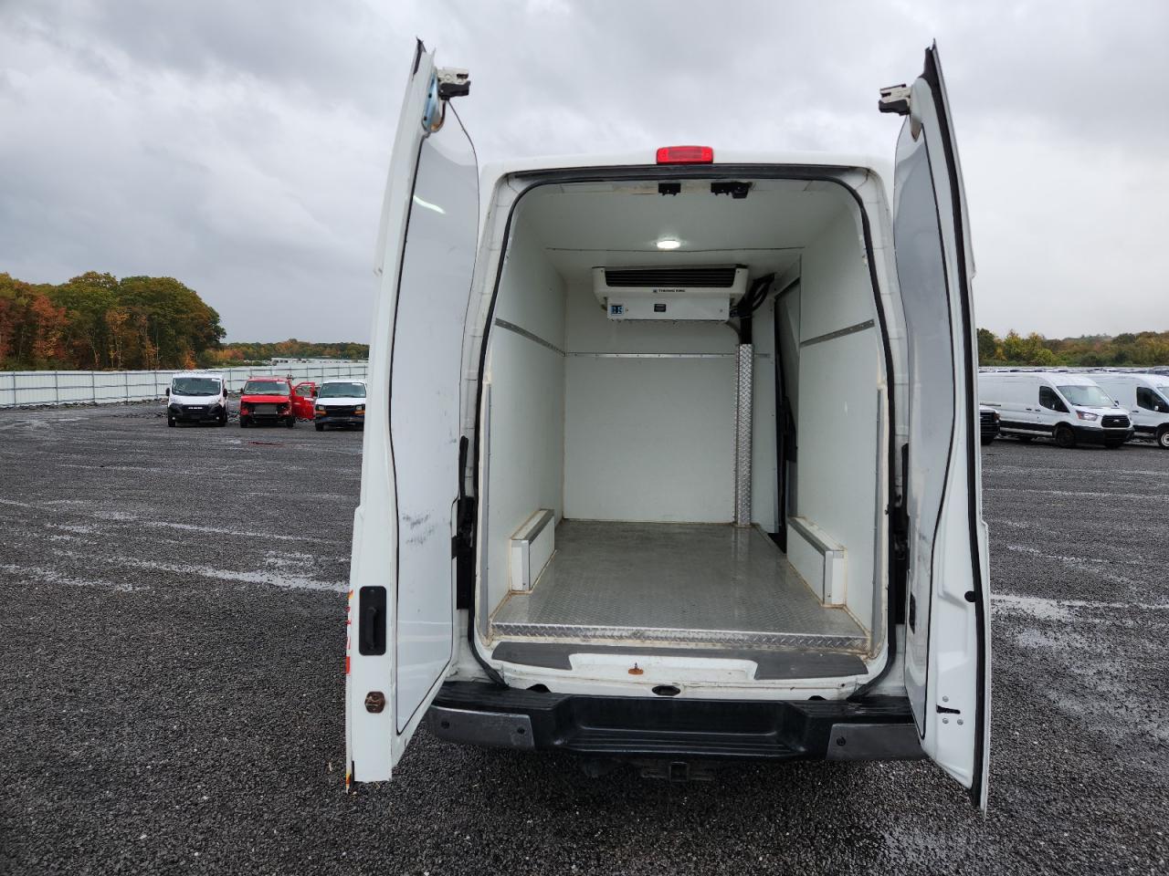 NISSAN NV 2500 S