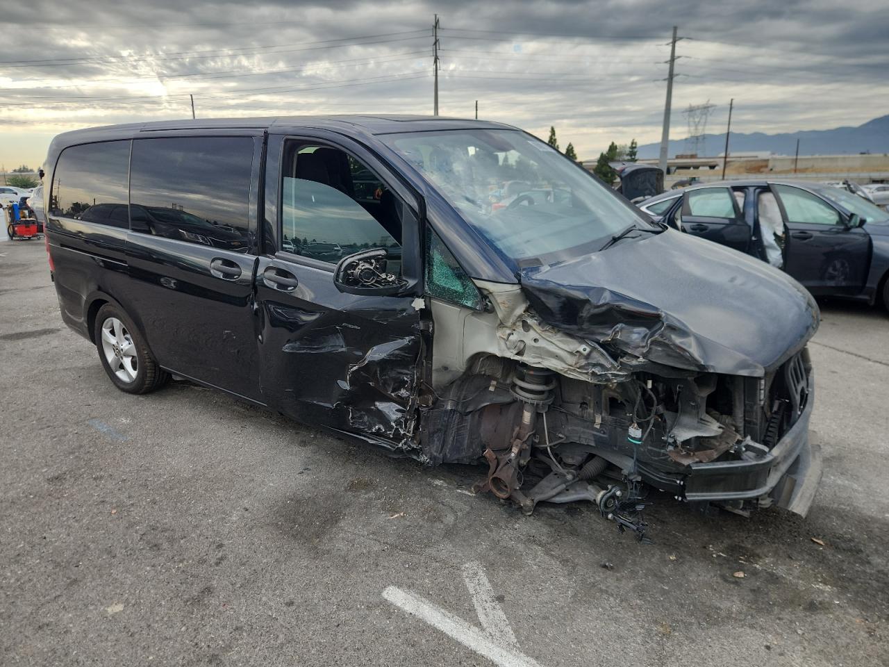 MERCEDES-BENZ METRIS