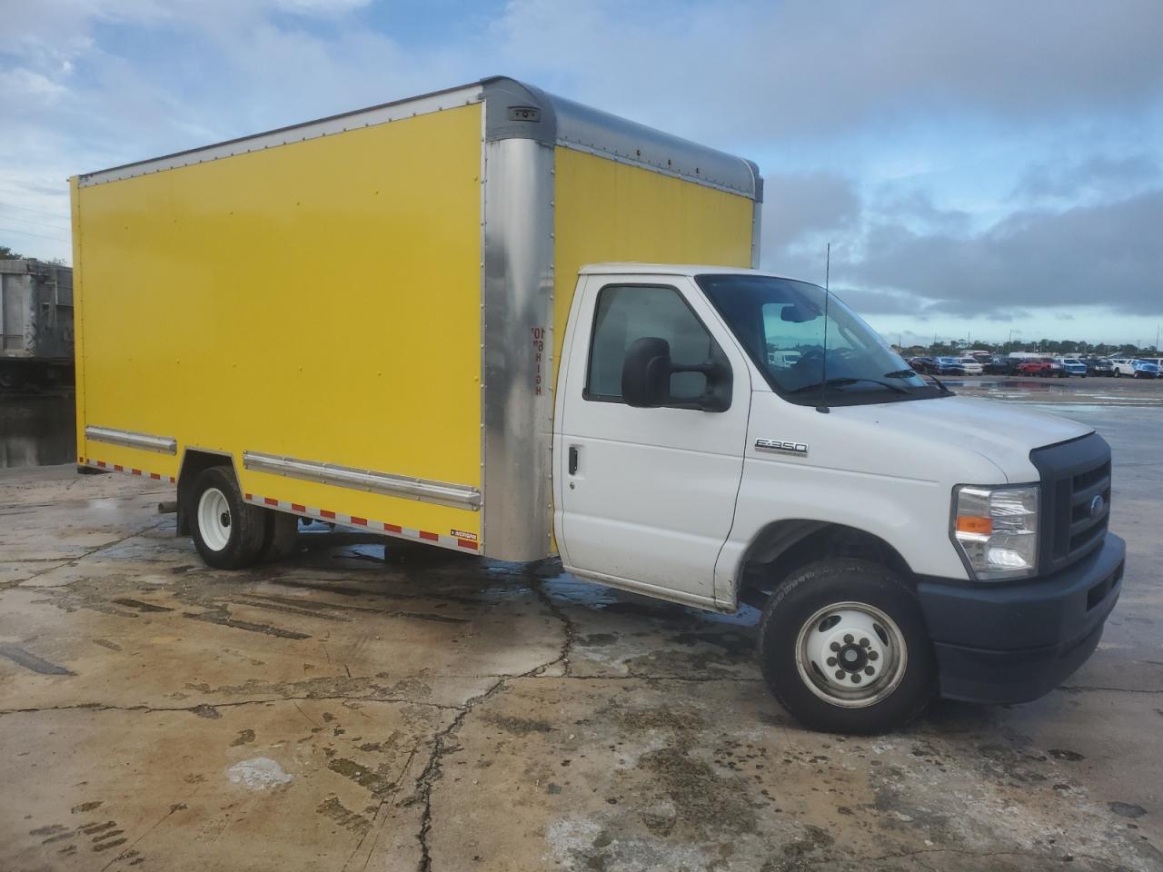 FORD ECONOLINE E350 SUPER DUTY CUTAWAY VAN