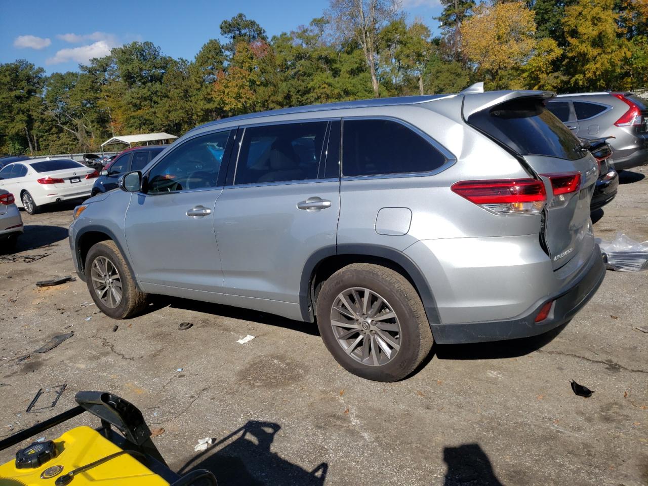 TOYOTA HIGHLANDER SE