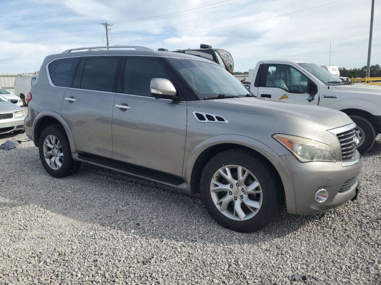 INFINITI QX56