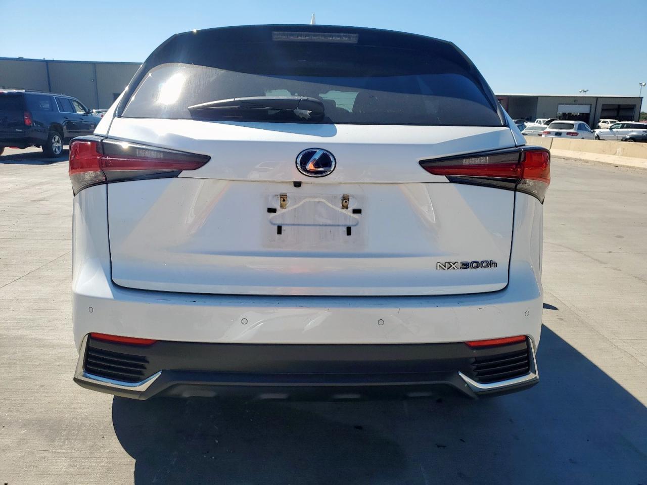 LEXUS NX 300H BASE