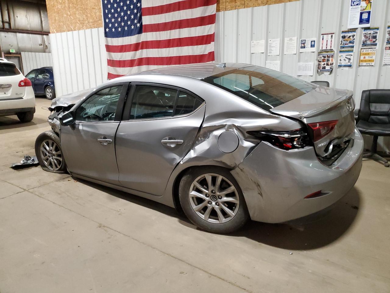 MAZDA 3 GRAND TOURING