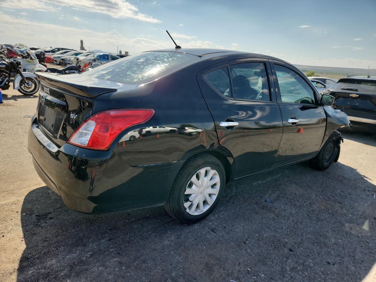 NISSAN VERSA S