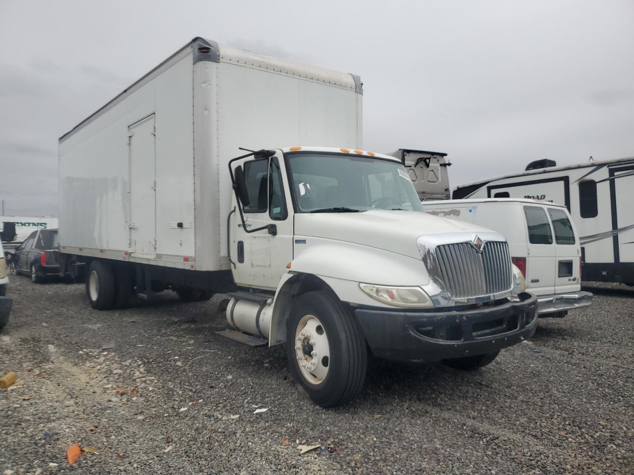 Lot #3275533713 2013 INTERNATIONAL 4300