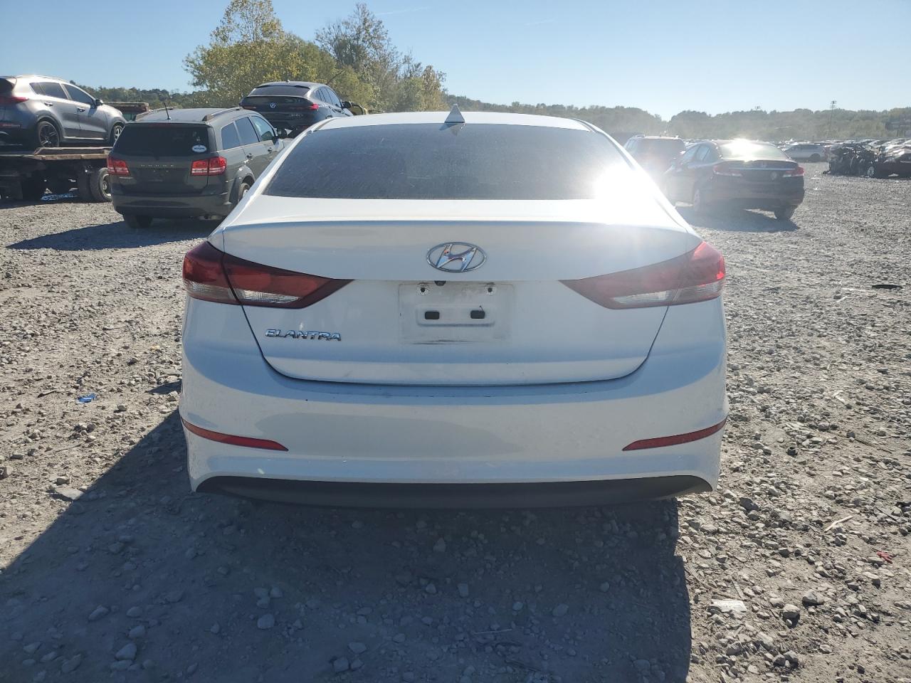 HYUNDAI ELANTRA SE