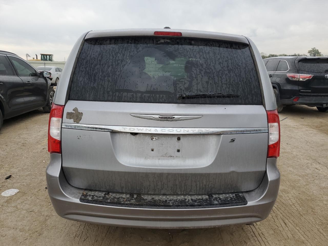 CHRYSLER TOWN & COUNTRY S