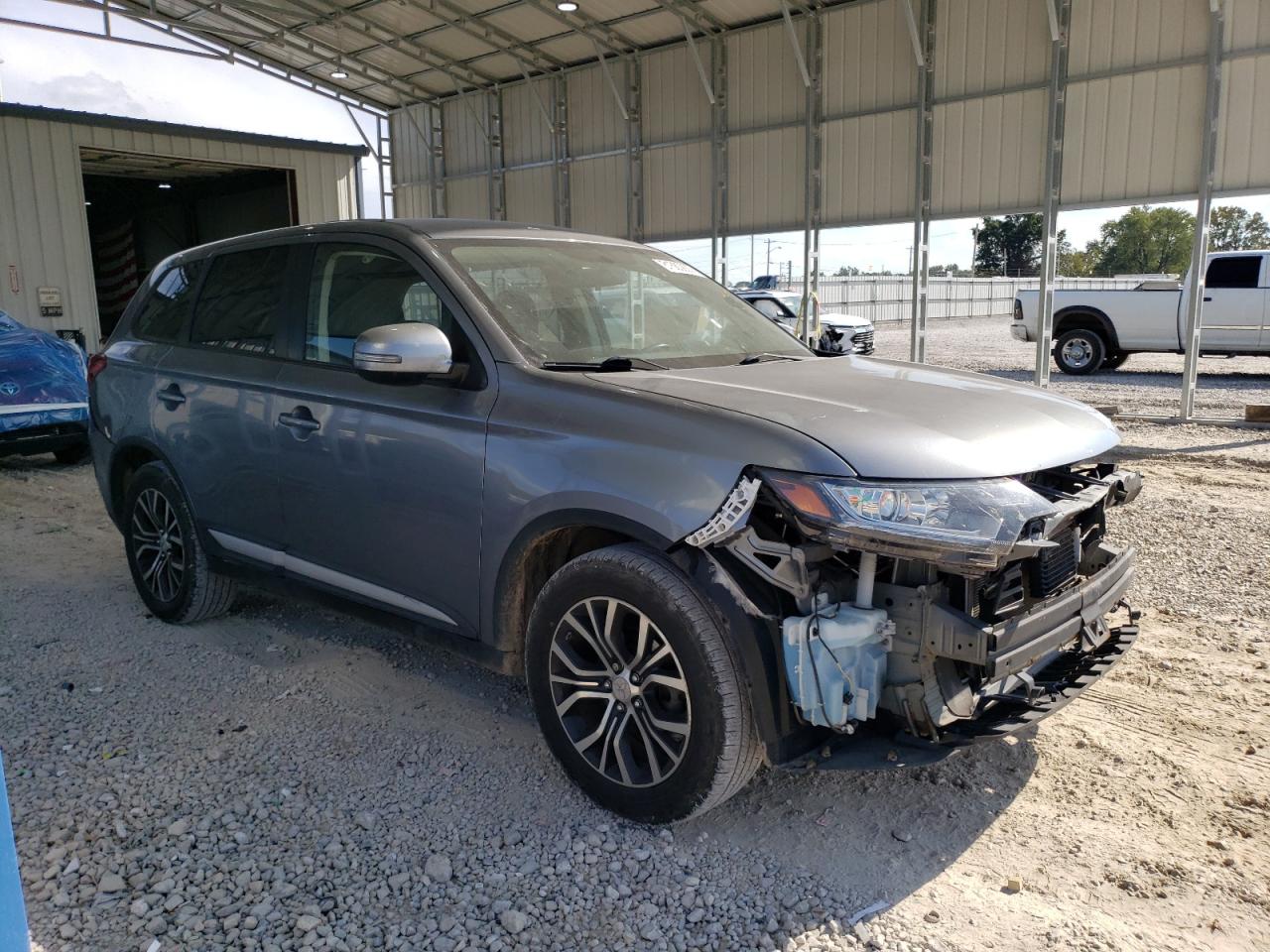 MITSUBISHI OUTLANDER SE