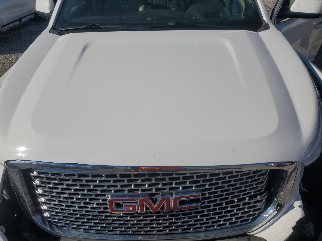 GMC YUKON DENALI