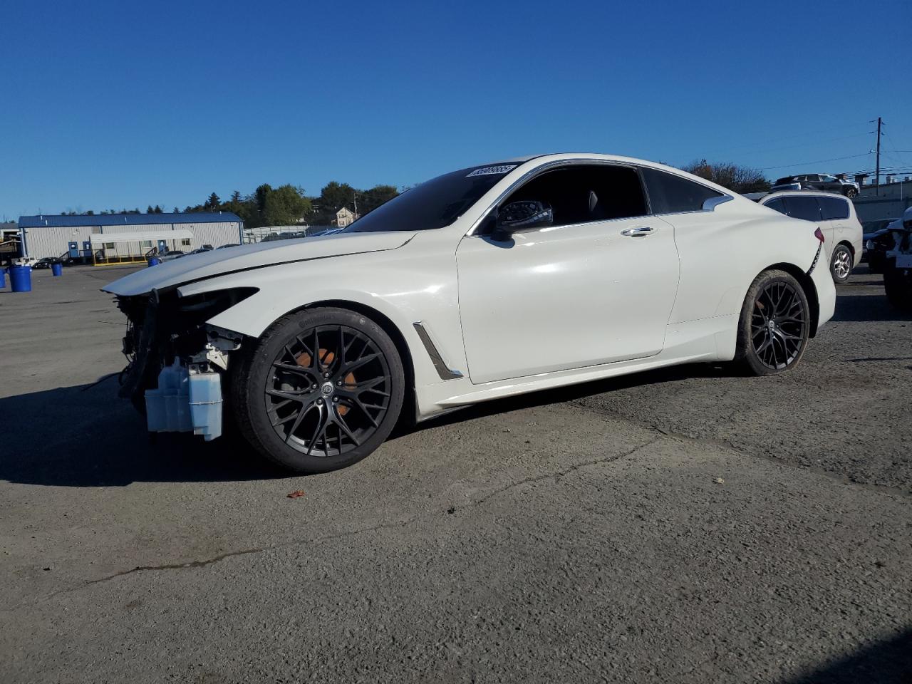 INFINITI Q60 LUXE 300