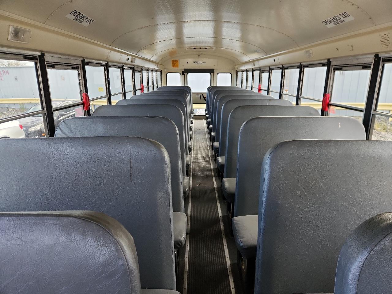 Lot #3285832950 2014 IC CORPORATION 3000 CE