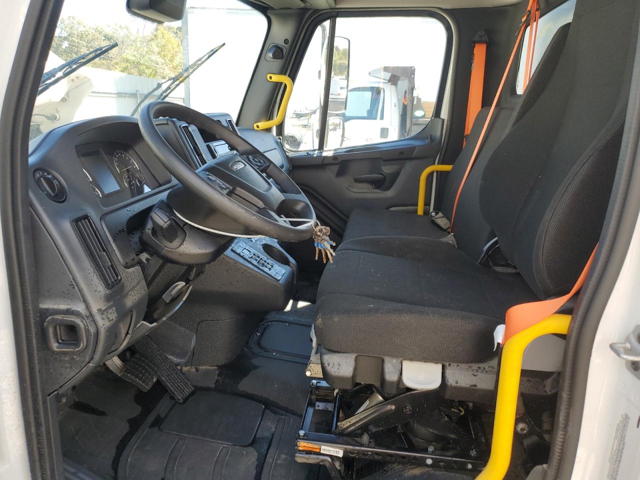 Lot #3301683629 2025 FREIGHTLINER M2 106 MED