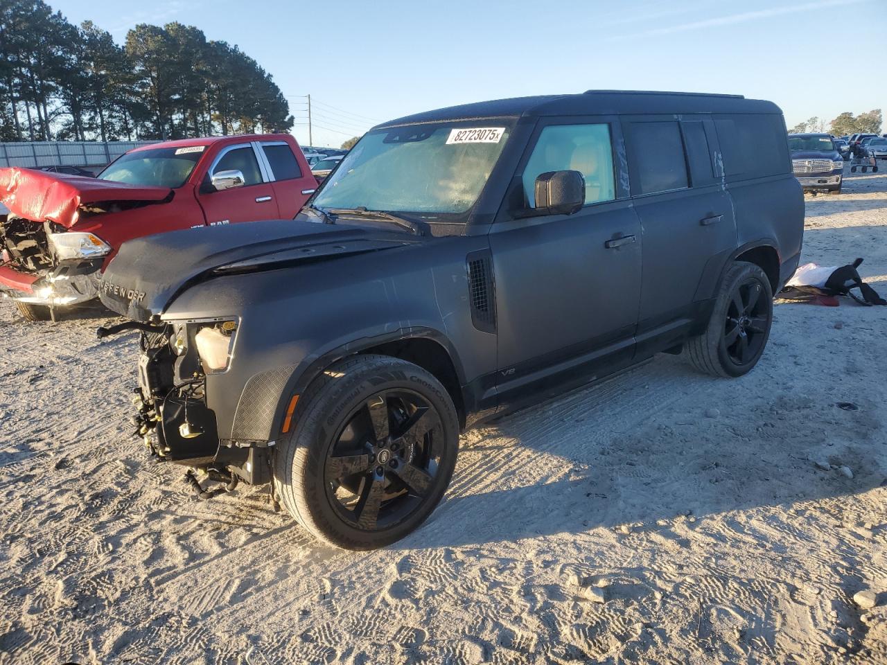 LAND ROVER DEFENDER 130
