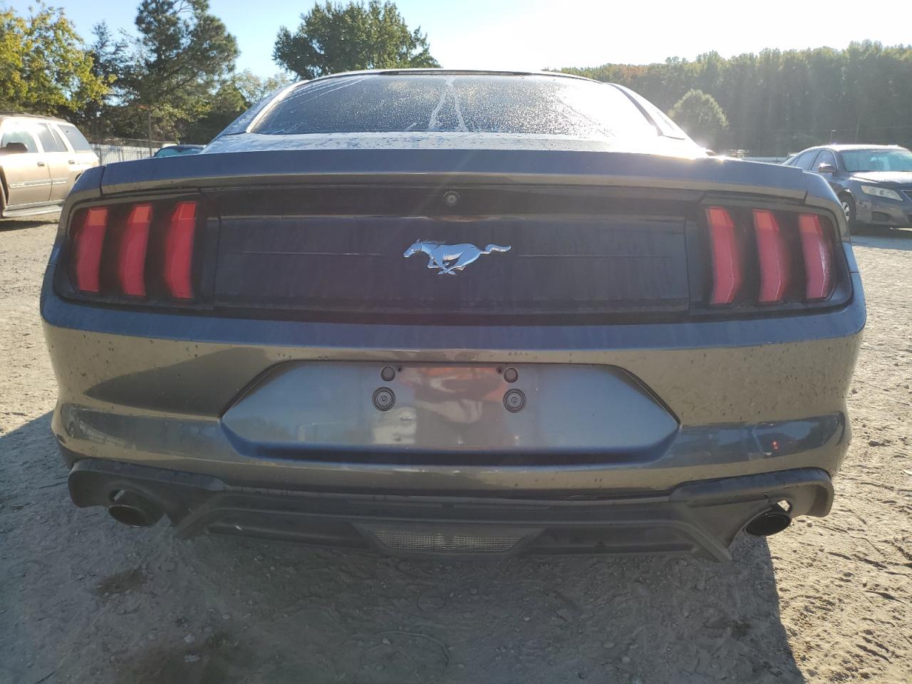 FORD MUSTANG