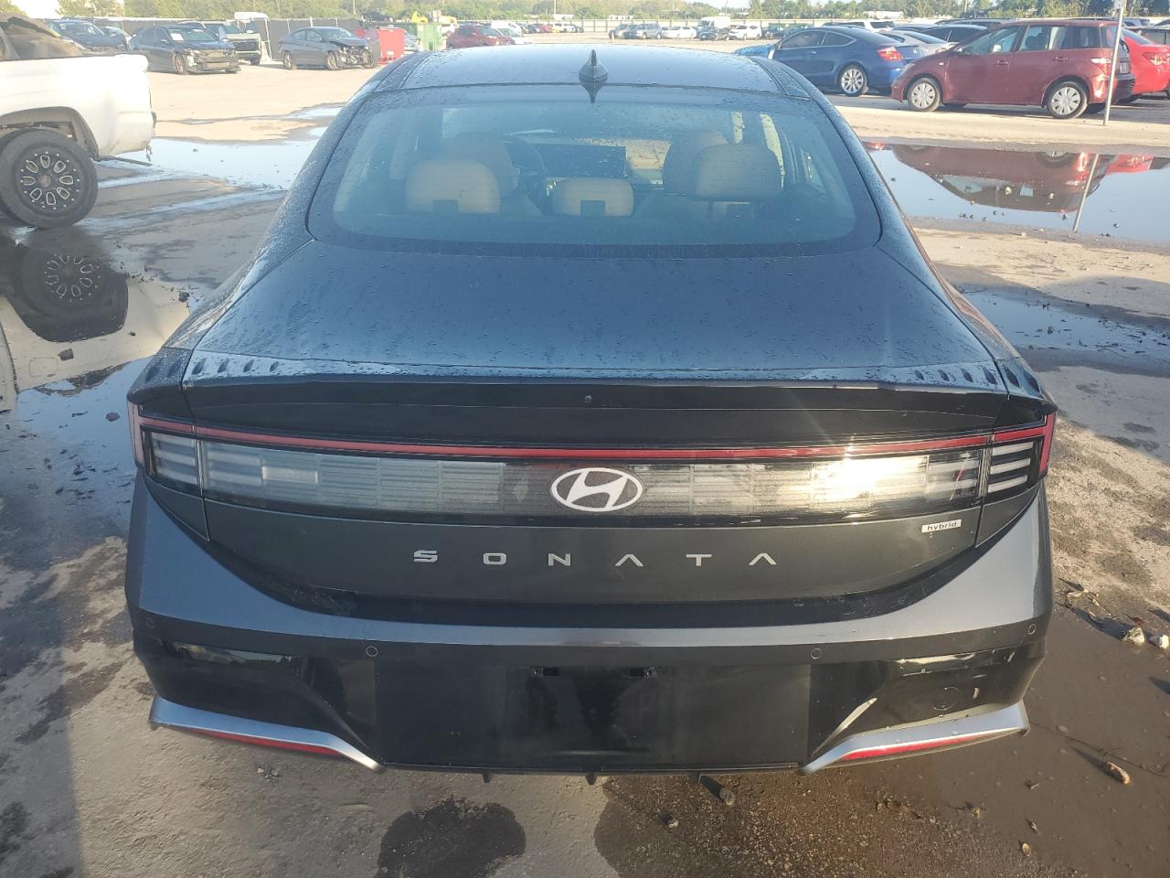 HYUNDAI SONATA HYBRID