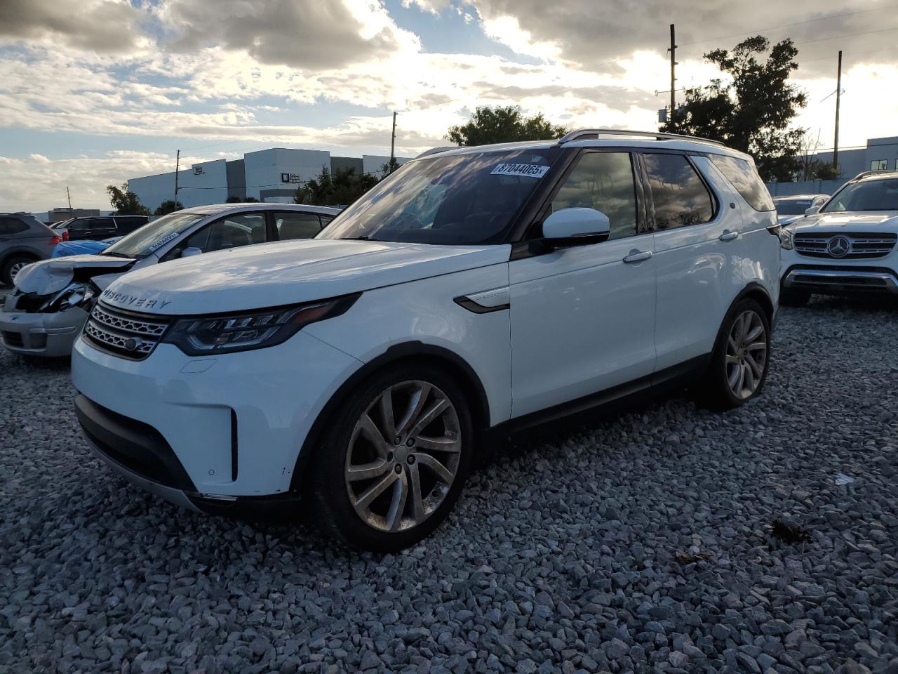LAND ROVER DISCOVERY HSE LUXURY