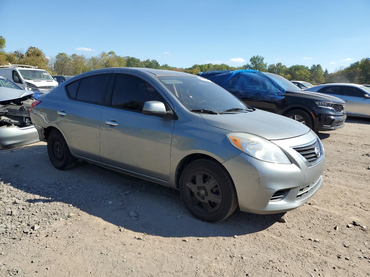 NISSAN VERSA S