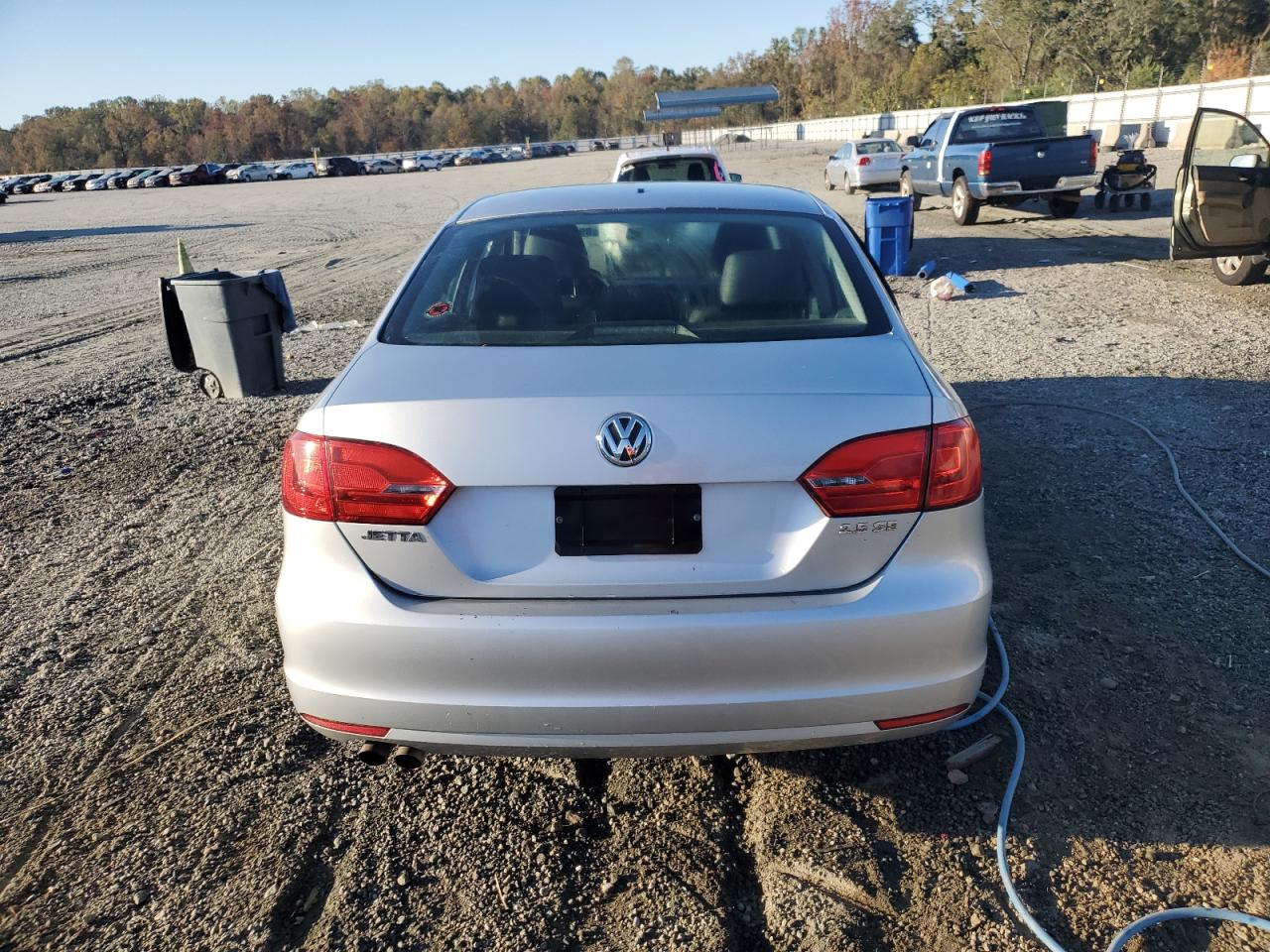 VOLKSWAGEN JETTA SE