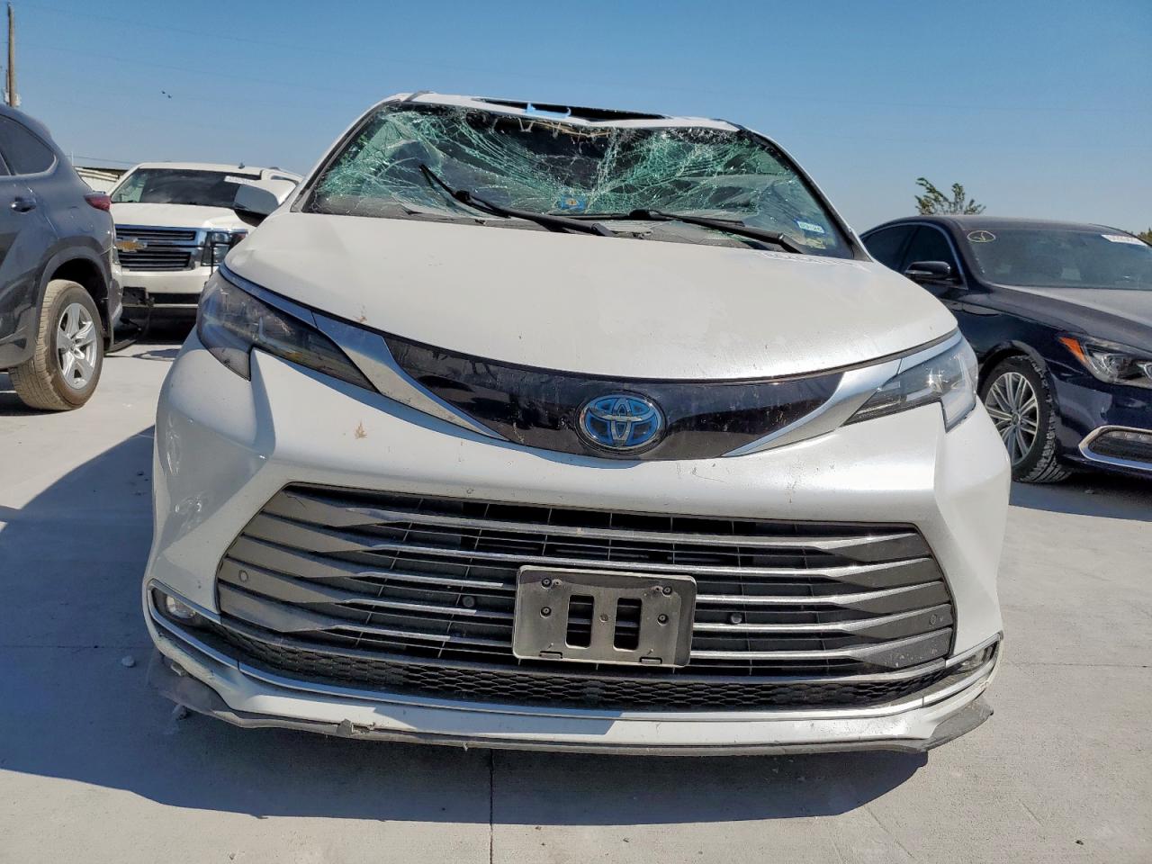 TOYOTA SIENNA LIMITED