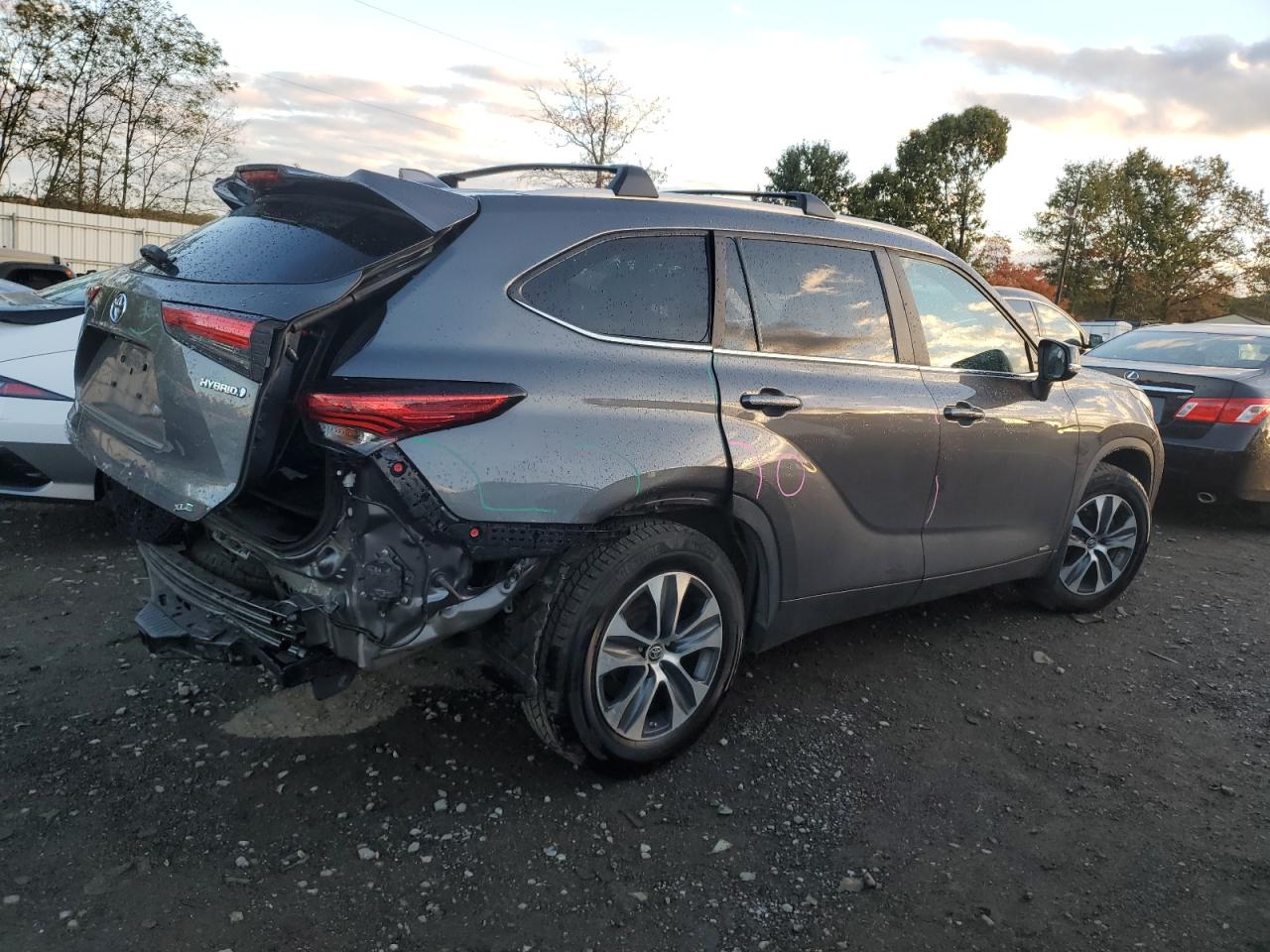 TOYOTA HIGHLANDER HYBRID XLE